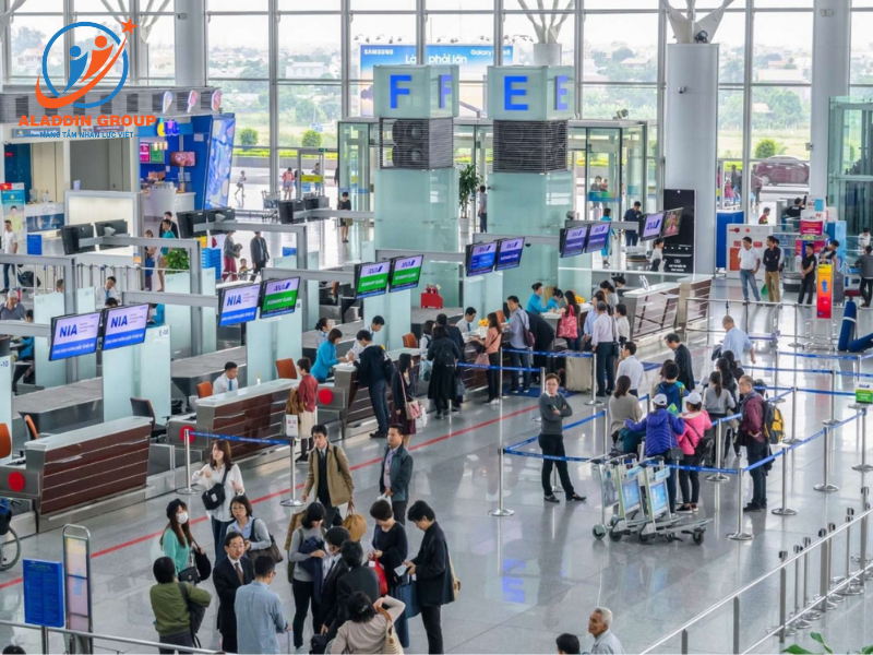 Du học sinh Nhật Bản xuất cảnh