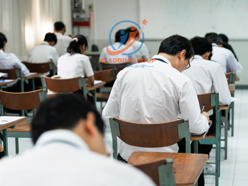 Vì sao bảo hiểm y tế là khoản chi bắt buộc đối với du học sinh?