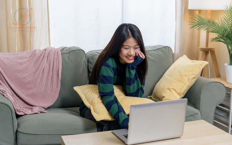Tìm hiểu thực tế xin visa D2-3 có khó không. So sánh tỷ lệ đậu vượt trội của visa thạc sĩ D2-3 nhờ chính sách cấp thẳng mã code điện tử từ Hàn Quốc.
