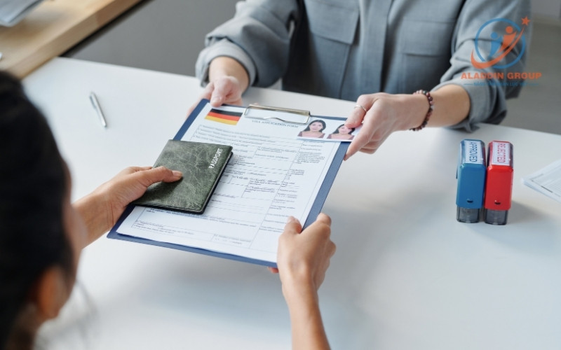 Hướng dẫn đặt lịch hẹn KVAC online trong quy trình xin visa du học Hàn Quốc.