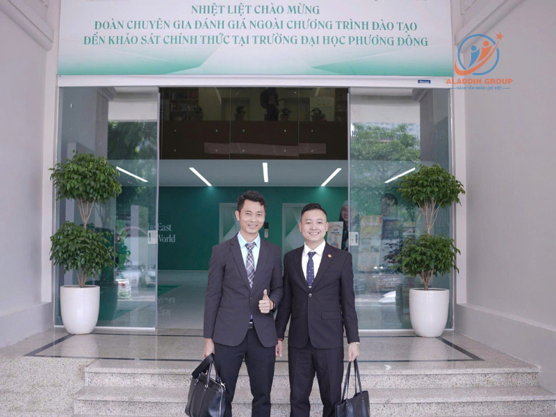 Hình ảnh lãnh đạo đi tham dự buổi sự kiện