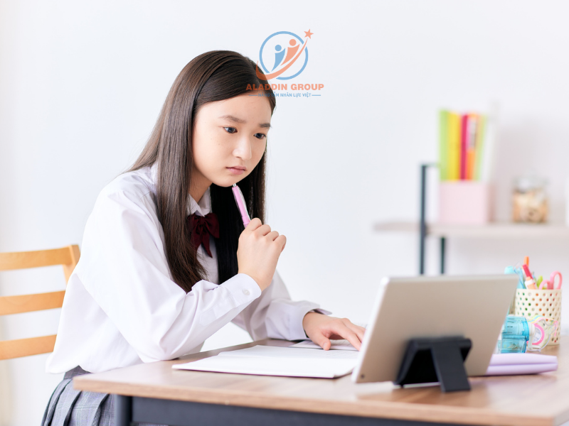 HỒ SƠ BỐ MẸ BẢO LÃNH DU HỌC NHẬT GỒM NHỮNG GÌ?